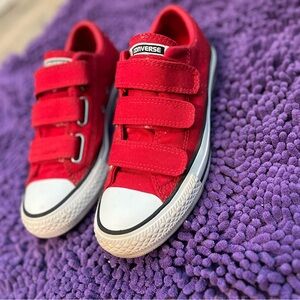 Women’s Red Converse 6